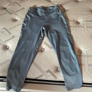 SOLD:ADRIENNE VITTADINI WORKOUT LEGGINGS